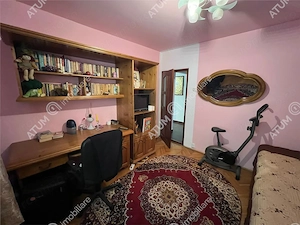 Apartament 3 camere decomandate 2 bai zona Vasile Aaron Sibiu - imagine 11