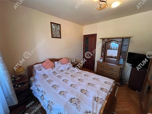 Apartament 3 camere decomandate 2 bai zona Vasile Aaron Sibiu - imagine 4