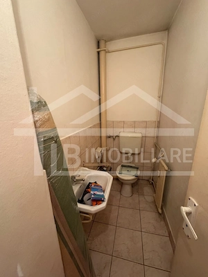 Apartament cu 3 camere, 66 mp, decomandat, Zona Fortuna - imagine 9