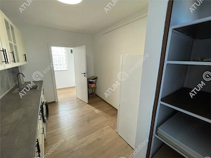 Apartament 2 camere decomandate balcon loc parcare zona Turnisor Sibiu - imagine 8