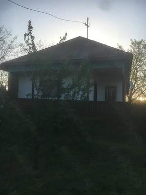 Refugiu la Dunăre: Casa batraneasca si teren generos cu livada 28900   - imagine 4
