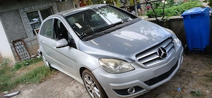 Vand sau dezmembrez Mercedes B class 