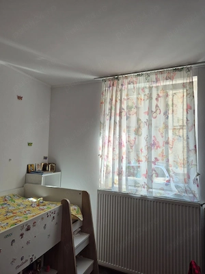 Vand urgent  ! Apartament cu 2 camere confort 1 decomandat bloc de cărămidă  - imagine 9
