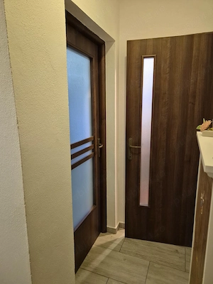 Vand urgent  ! Apartament cu 2 camere confort 1 decomandat bloc de cărămidă  - imagine 5