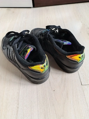 Adidasi Adidas hologram Rivalry low top sneakers limited edition, Size 36-37