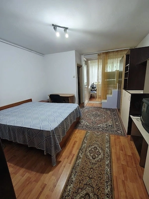 Garsoniera semidecomandata, parter, zona Calea Bucuresti