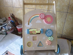 Premergator carucior cu activitati BEBE ptr. interior sau curte