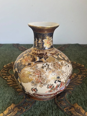 .Vază decorativă japoneză din porțelan în stil Satsuma 
