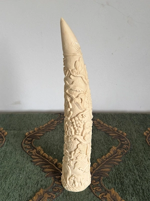 Sculptură vintage din rășină 