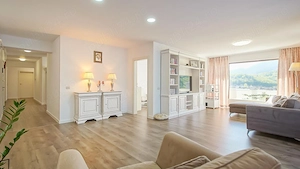 Discret la exterior, fascinant la interior - imagine 5