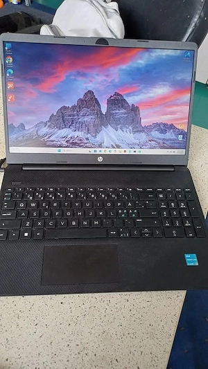 Laptop HP 15s fq3017 Intel Core i3, RAM: 8GB DDR4, SSD 512GB Win 11 instalat si optimizat