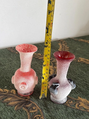 Set 2 mini vaze vintage din sticlă artizanală 