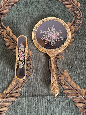 . Set vintage de toaletă cu oglindă și perie, decor floral Petit Point