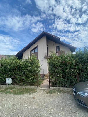 Vila superba de inchiriat, Dealul cu Tei, Doicesti - 650euro