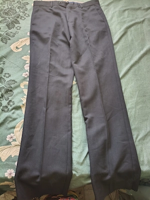 Pantaloni barbati eleganti pentru costum