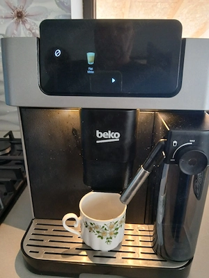 Vand espresor automat BEKO cafeaexpreso prepara 10 feluri cafea cu cafea boabe si macinata!!