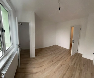 Se oferă spre vânzare apartament 2 camere decomandat, etaj 3 4 , vedere bilaterală a blocului,noxa - imagine 10