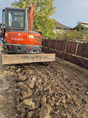 Vand sau schimb miniexcavator KUBOTA 5.4 TONE cu excavator pe senile cauciuc  de 9.10 11 tone 