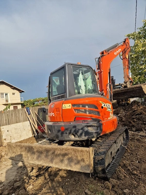 Vand sau schimb miniexcavator KUBOTA 5.4 TONE cu excavator pe senile cauciuc  de 9.10 11 tone  - imagine 3