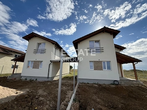 Duplex cu 4 camere despartit prin carport in Mosnita Noua!