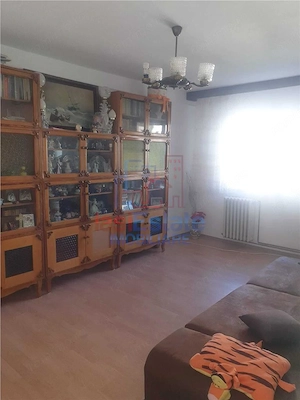 Apartament 3 camere decomandat, 60 mp, Galata - etaj 3, centrala proprie - imagine 2