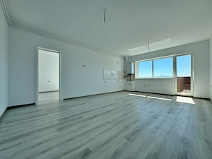 Vand apartament 2 camere  - imagine 5