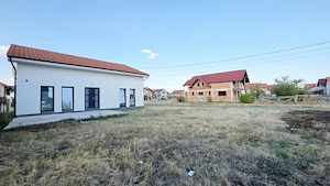 Casa noua la cheie  cu 3 camere in Fantanele - imagine 4