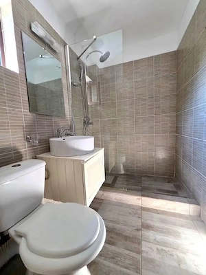 Afacere la cheie: Pensiune cu 8 camere și apartament la mansardă, afacere funcțională în Mamaia Sat  - imagine 10