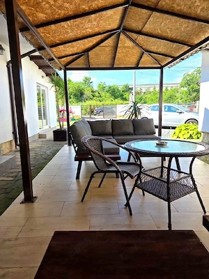 Afacere la cheie: Pensiune cu 8 camere și apartament la mansardă, afacere funcțională în Mamaia Sat  - imagine 3