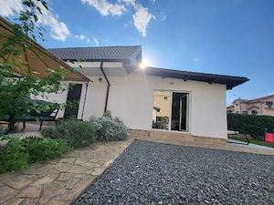 Afacere la cheie: Pensiune cu 8 camere și apartament la mansardă, afacere funcțională în Mamaia Sat  - imagine 2