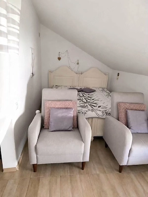 Afacere la cheie: Pensiune cu 8 camere și apartament la mansardă, afacere funcțională în Mamaia Sat  - imagine 8