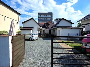 Afacere la cheie: Pensiune cu 8 camere și apartament la mansardă, afacere funcțională în Mamaia Sat 