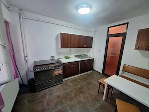 Apartament 3 cam. decomandat, 74 mp, 2 intrări separate, centrala, boxa proprie, investiție  - imagine 9