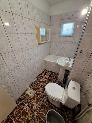 Apartament 2 camere, Zona Soarelui, 52 mp, baie cu geam, parter înalt. - imagine 6