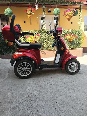 Scuter electric pentru persoane cu handicap
