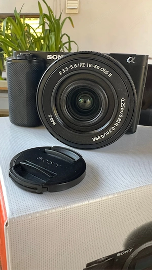 Kit Sony ZV-E10 + Obiectiv 16-50mm   Stare impecabilă   Camera vlogging mirrorless - imagine 4