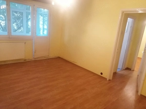 Vand apartament 2 camere in Roman , str Smirodava , et.1  - imagine 5
