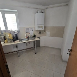 Apartament Adama( pretabil cabinet medical) - imagine 12