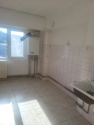  vanzare apartament 2 camere Fieni - imagine 4