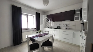 Duplex despartit prin zid dublu,4 camere,2 bai,Dumbravita Kaufland - imagine 8