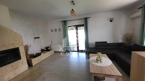 Duplex despartit prin zid dublu,4 camere,2 bai,Dumbravita Kaufland - imagine 2