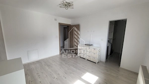 Duplex despartit prin zid dublu,4 camere,2 bai,Dumbravita Kaufland - imagine 18