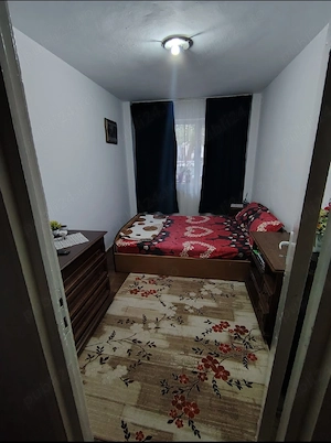 Se oferă spre vânzare apartament 4camere spațios in Drăgășani  - imagine 3
