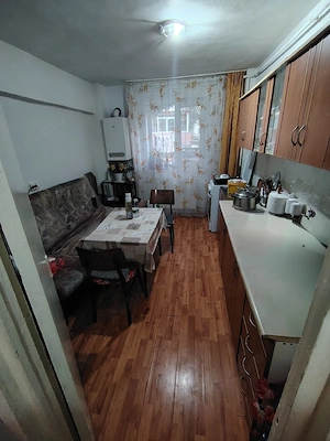 Se oferă spre vânzare apartament 4camere spațios in Drăgășani  - imagine 5