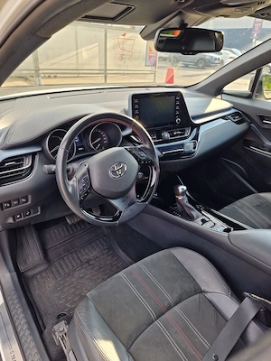 Vinzare rapida,auto Toyota CHR GR 2.0 benzi hibrid  - imagine 4