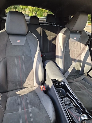 Vinzare rapida,auto Toyota CHR GR 2.0 benzi hibrid  - imagine 5