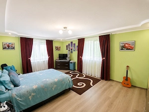 Vilă P+1 de vânzare în Vârfu Câmpului | 1.082 mp teren | Garaj 60 mp - imagine 4