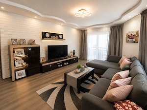 Vilă P+1 de vânzare în Vârfu Câmpului | 1.082 mp teren | Garaj 60 mp - imagine 10