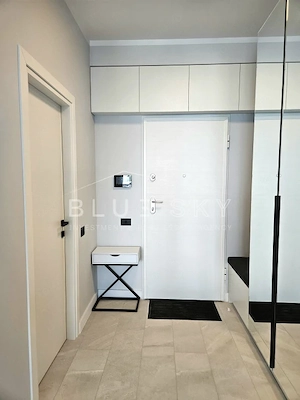 Apartament premium de inchiriat, la cativa pasi de plaja - imagine 18