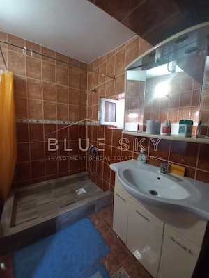 Casă de vânzare în Ovidiu – confort, liniște și intimitate - imagine 12